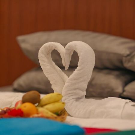 Aqua Blu Thoddoo Hotel Bagian luar foto