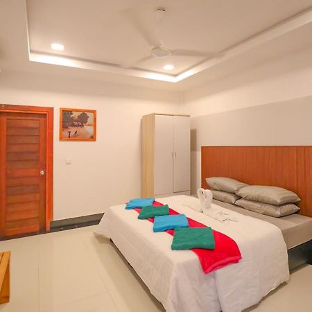 Aqua Blu Thoddoo Hotel Bagian luar foto