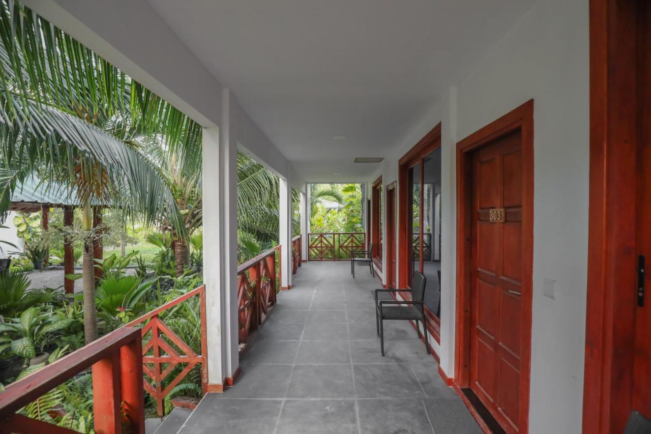 Aqua Blu Thoddoo Hotel Bagian luar foto